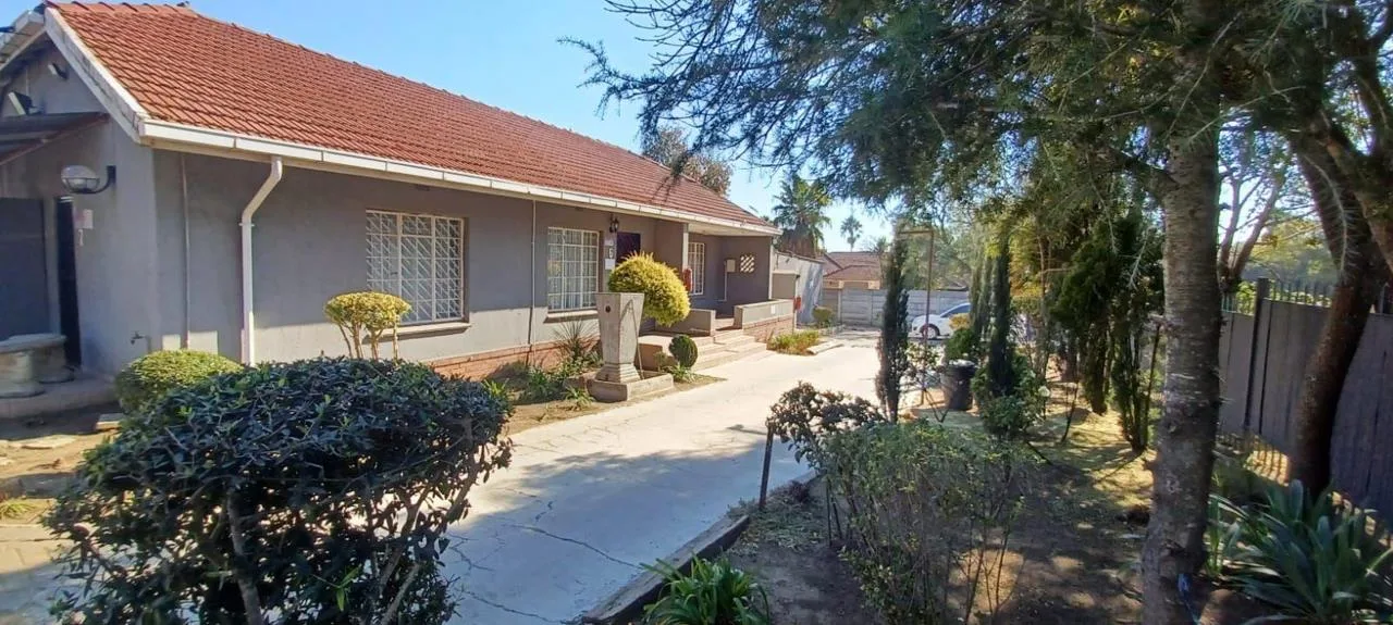 7 Bedroom House for sale in Evander