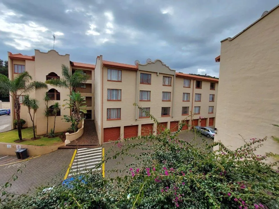 2 Bedroom Apartment / flat to rent in Helderkruin
