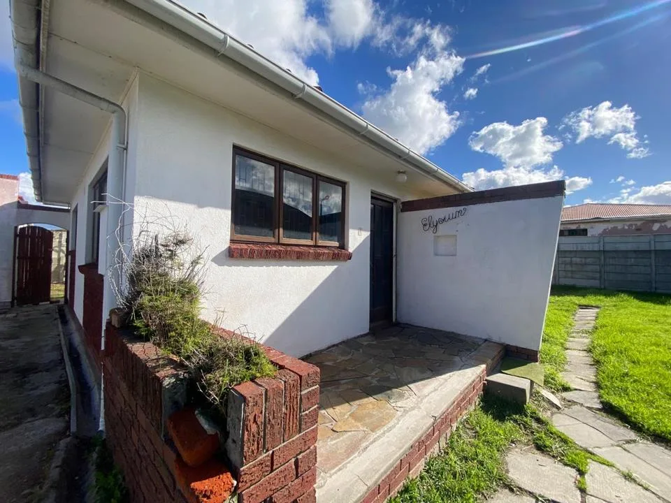 3 Bedroom House to rent in Grassy Park