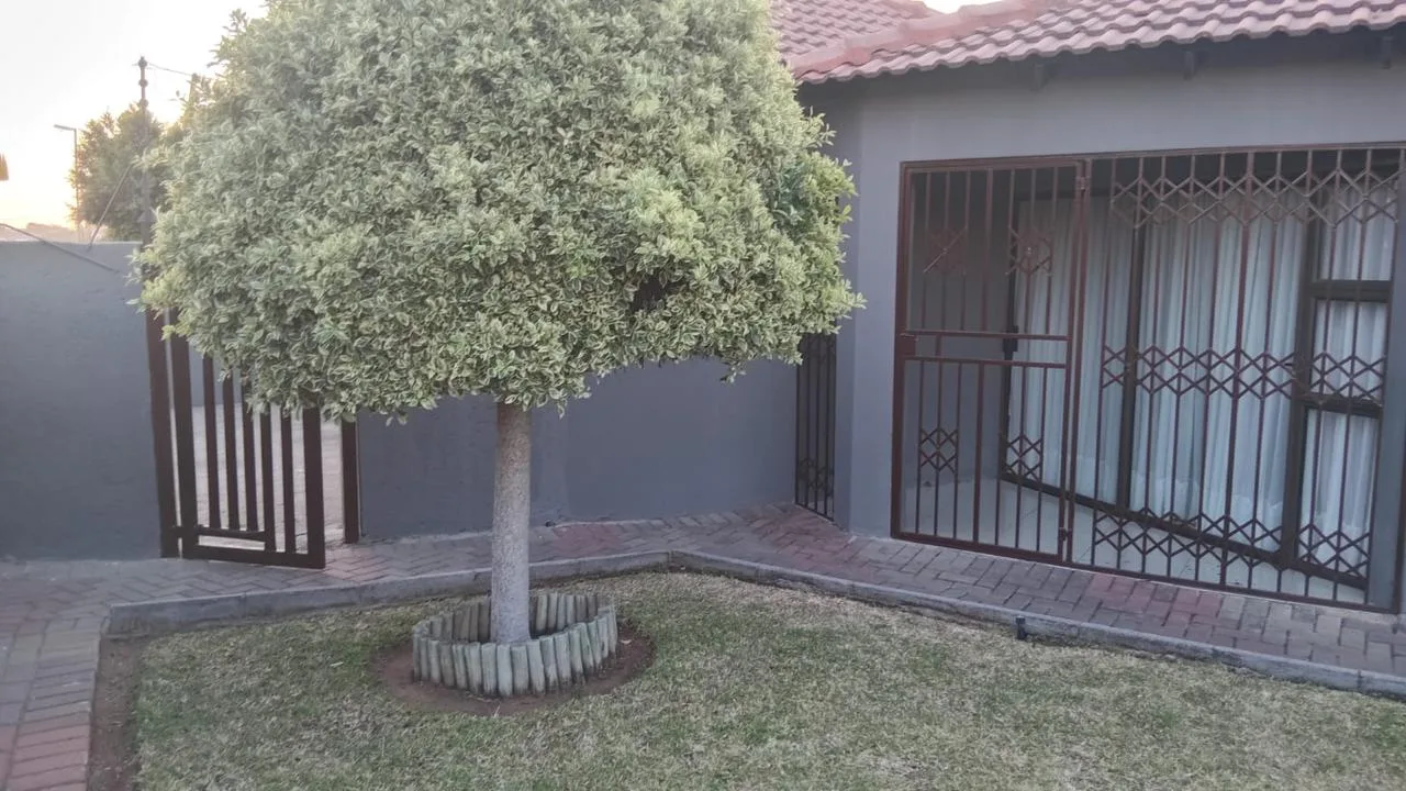 3 Bedroom House for sale in Madiba Park