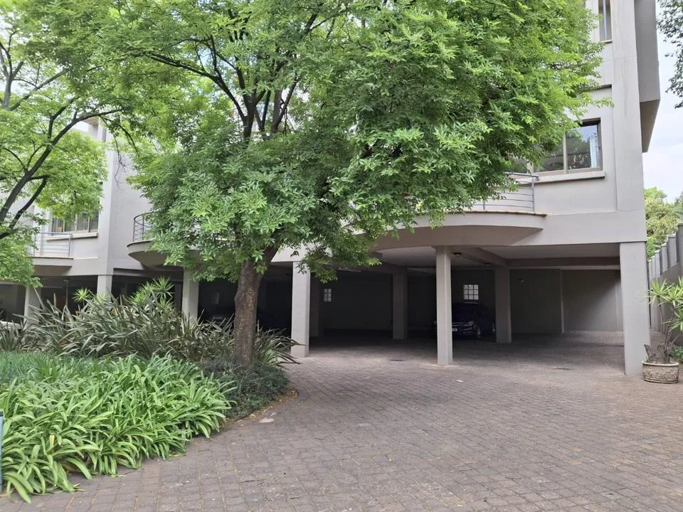 2 Bedroom Townhouse to rent in Melrose North