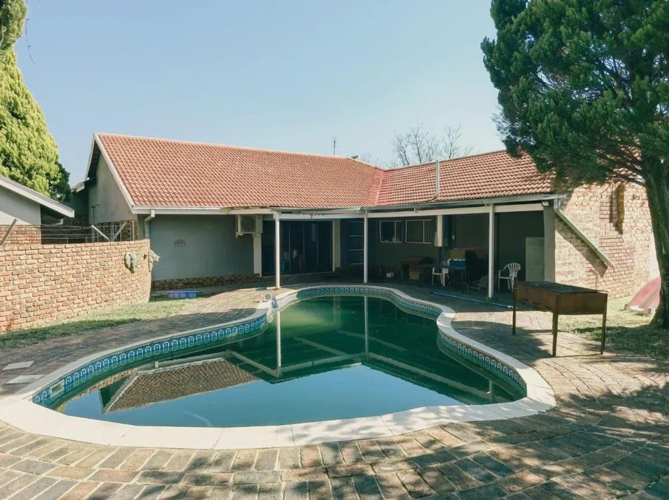 4 Bedroom House for sale in Wilkoppies