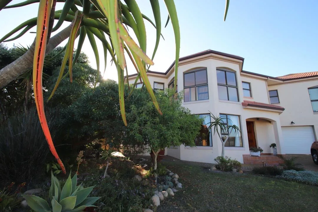 4 Bedroom House to rent in Mossel Bay Golf Estate