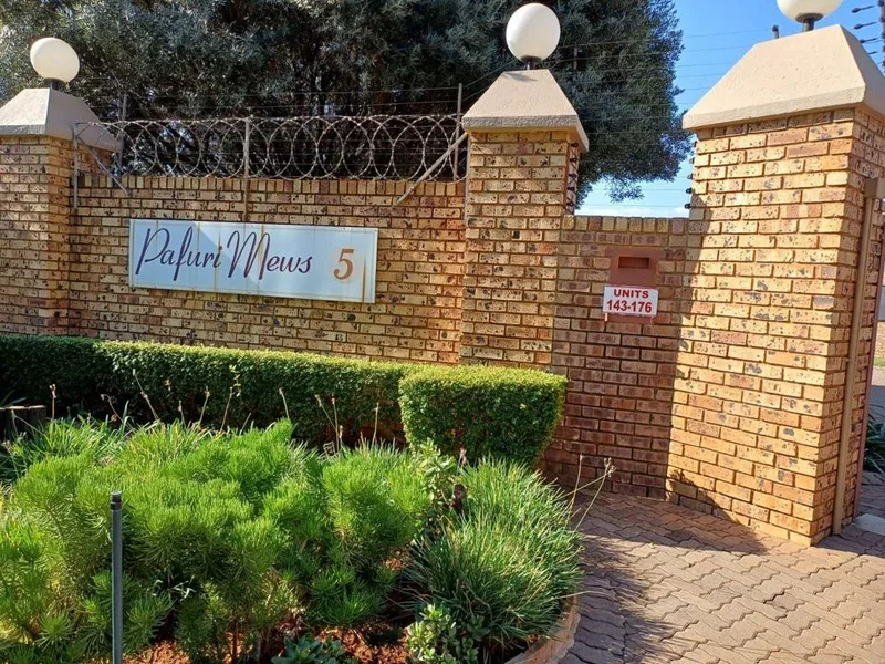 3 Bedroom Townhouse to rent in Sinoville