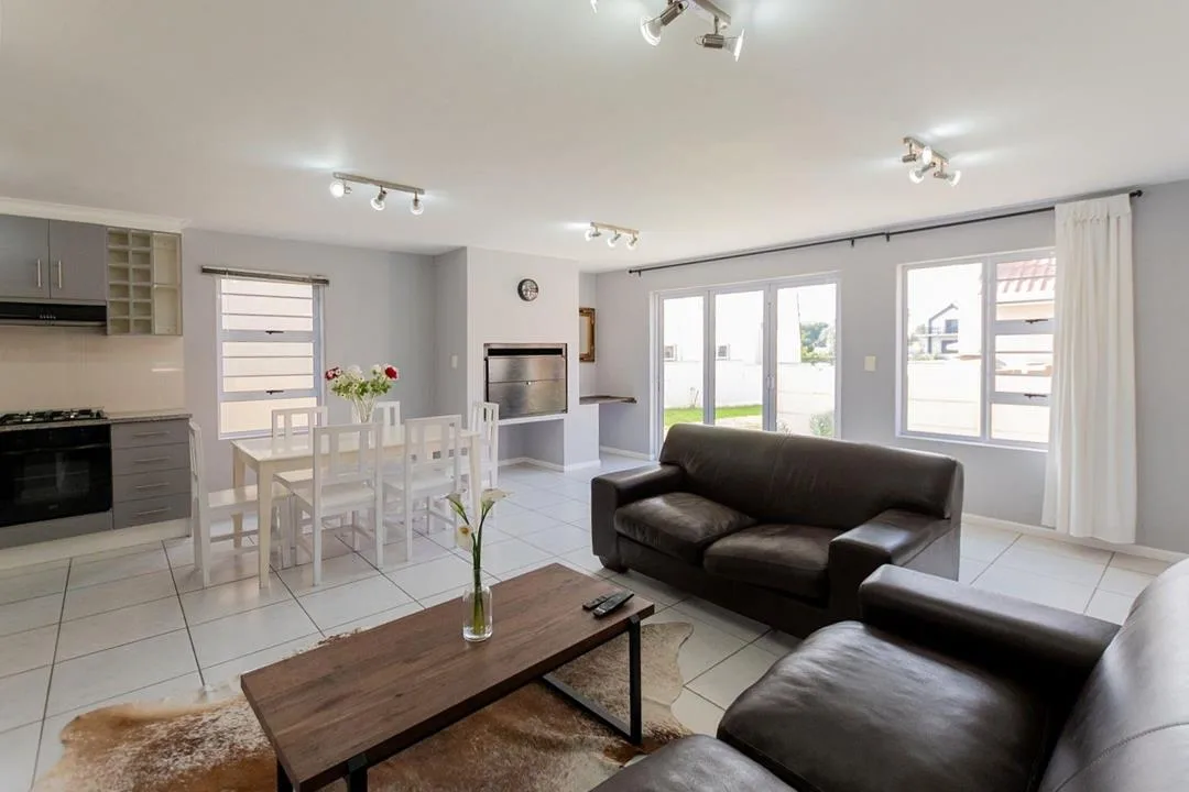 2 Bedroom House to rent in Port Owen