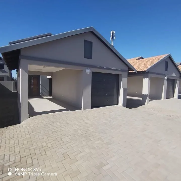 3 Bedroom Townhouse to rent in Doornpoort