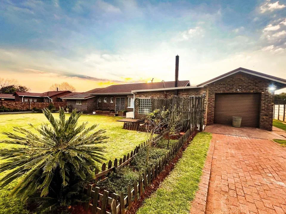 3 Bedroom House for sale in Dennesig