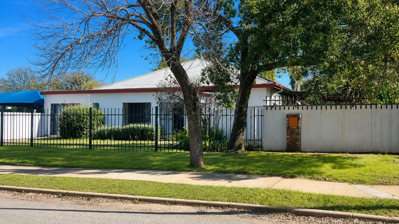 3 Bedroom House for sale in Miederpark