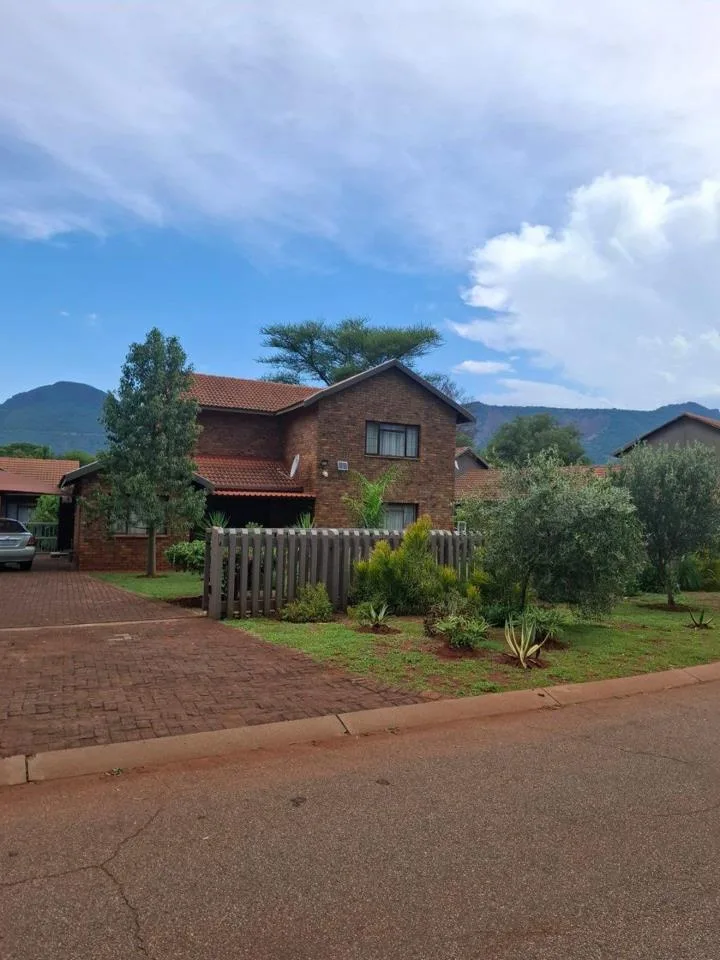 2 Bedroom House for sale in Thabazimbi