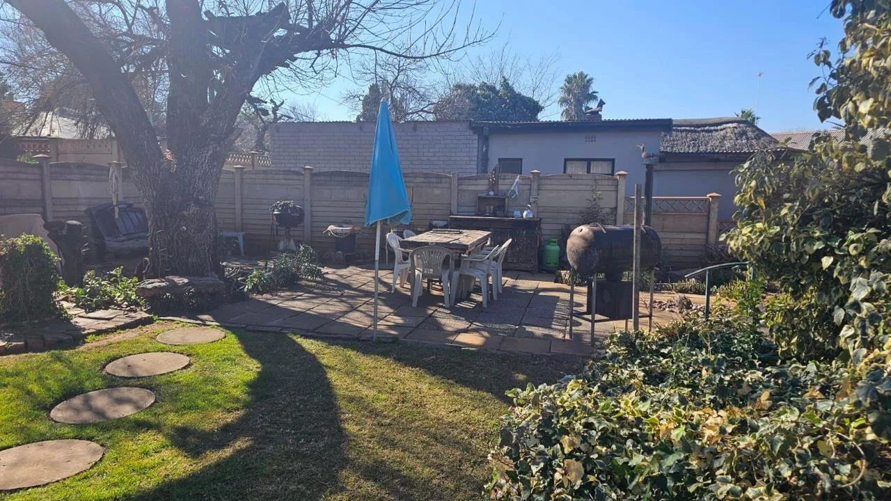 3 Bedroom House for sale in Kuruman