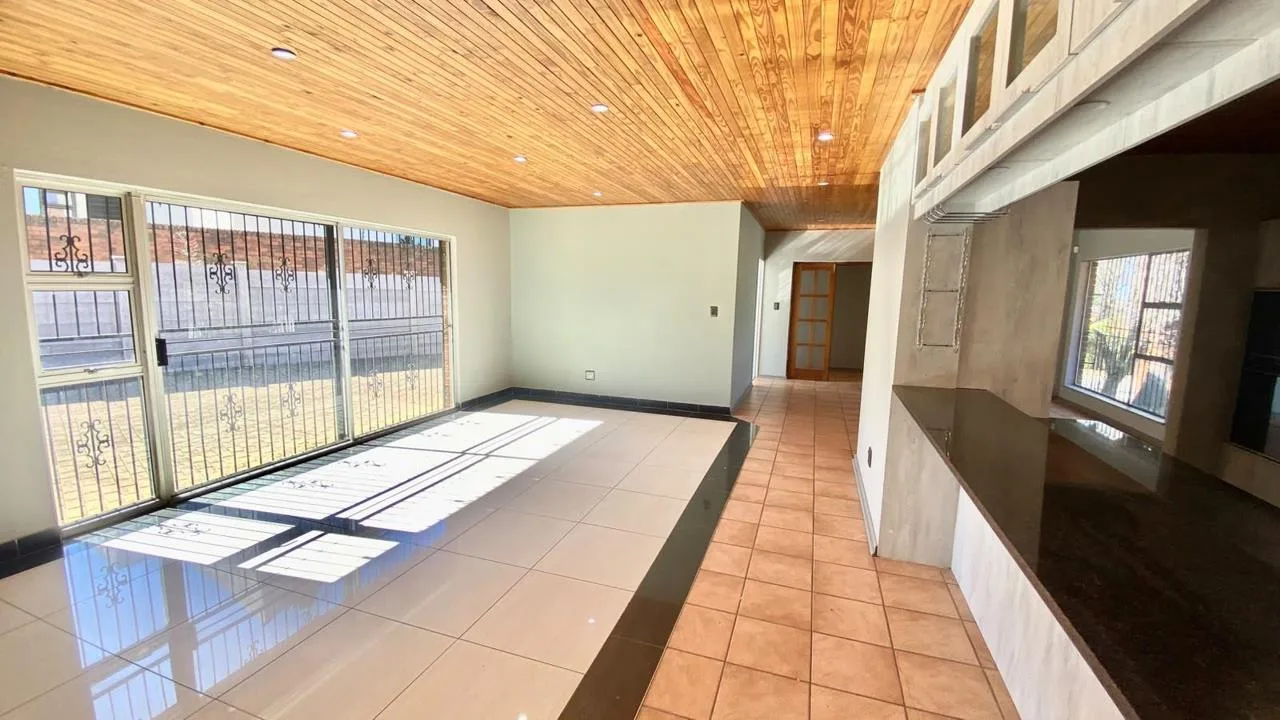 4 Bedroom House to rent in Heuwelsig