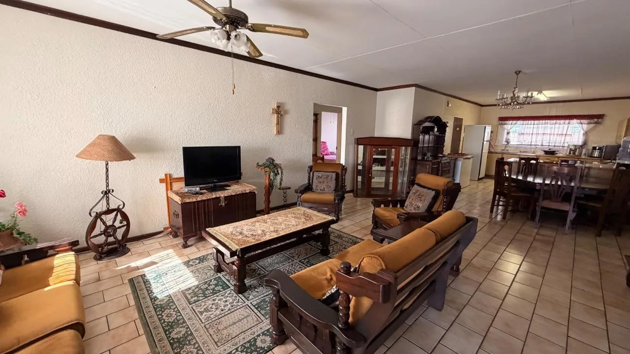 3 Bedroom House for sale in New Park