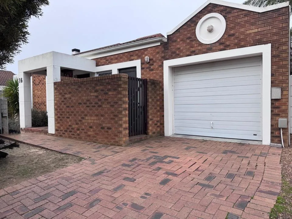 2 Bedroom Townhouse to rent in Sonstraal Heights