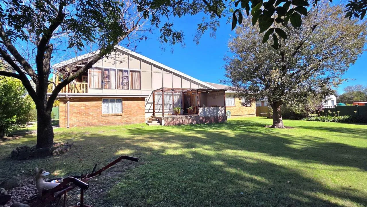 3 Bedroom House for sale in Senekal