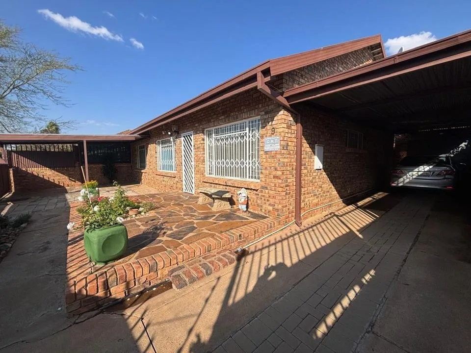3 Bedroom Townhouse for sale in New Park