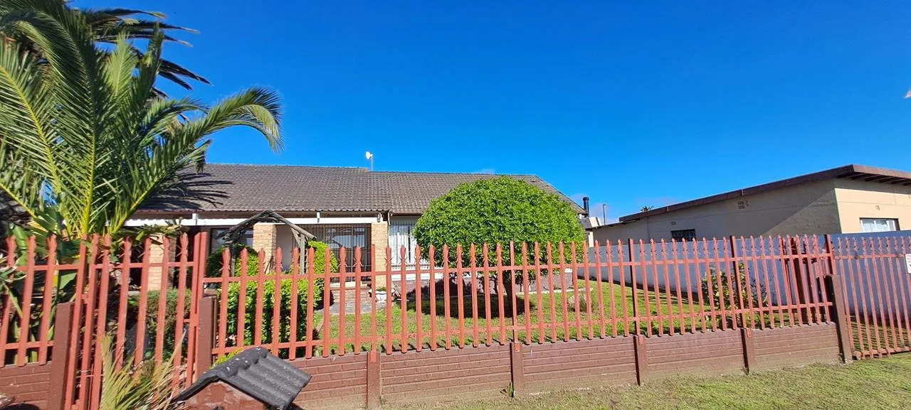 4 Bedroom House to rent in Vredenburg