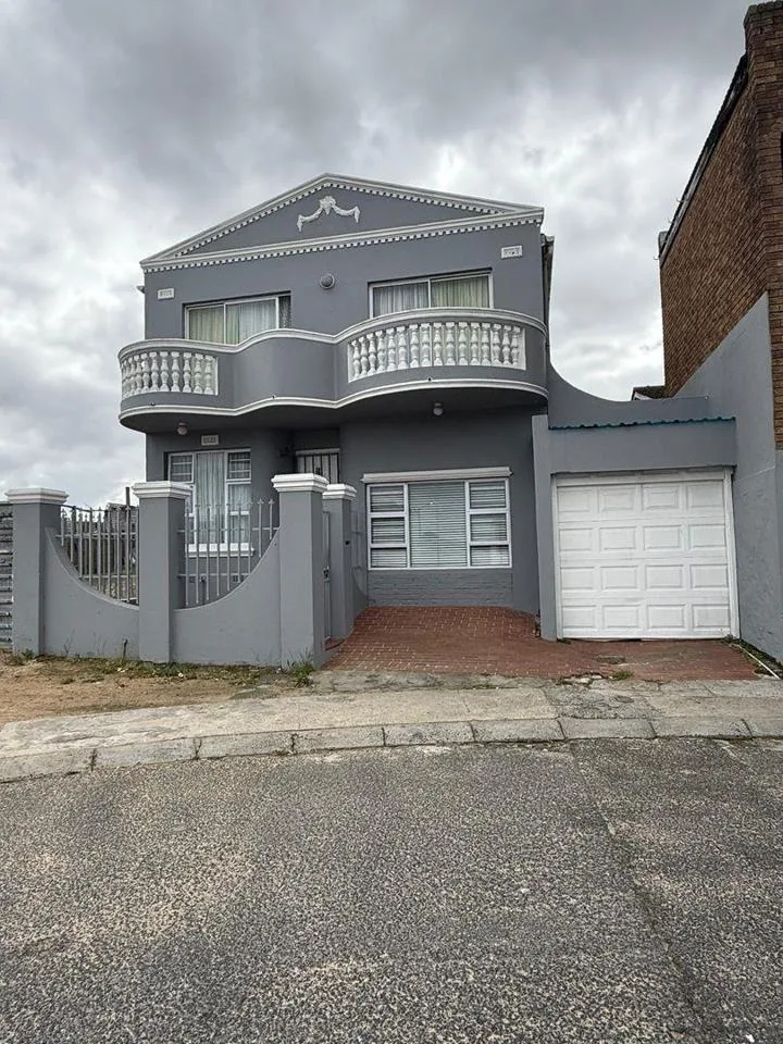 4 Bedroom House to rent in Lentegeur