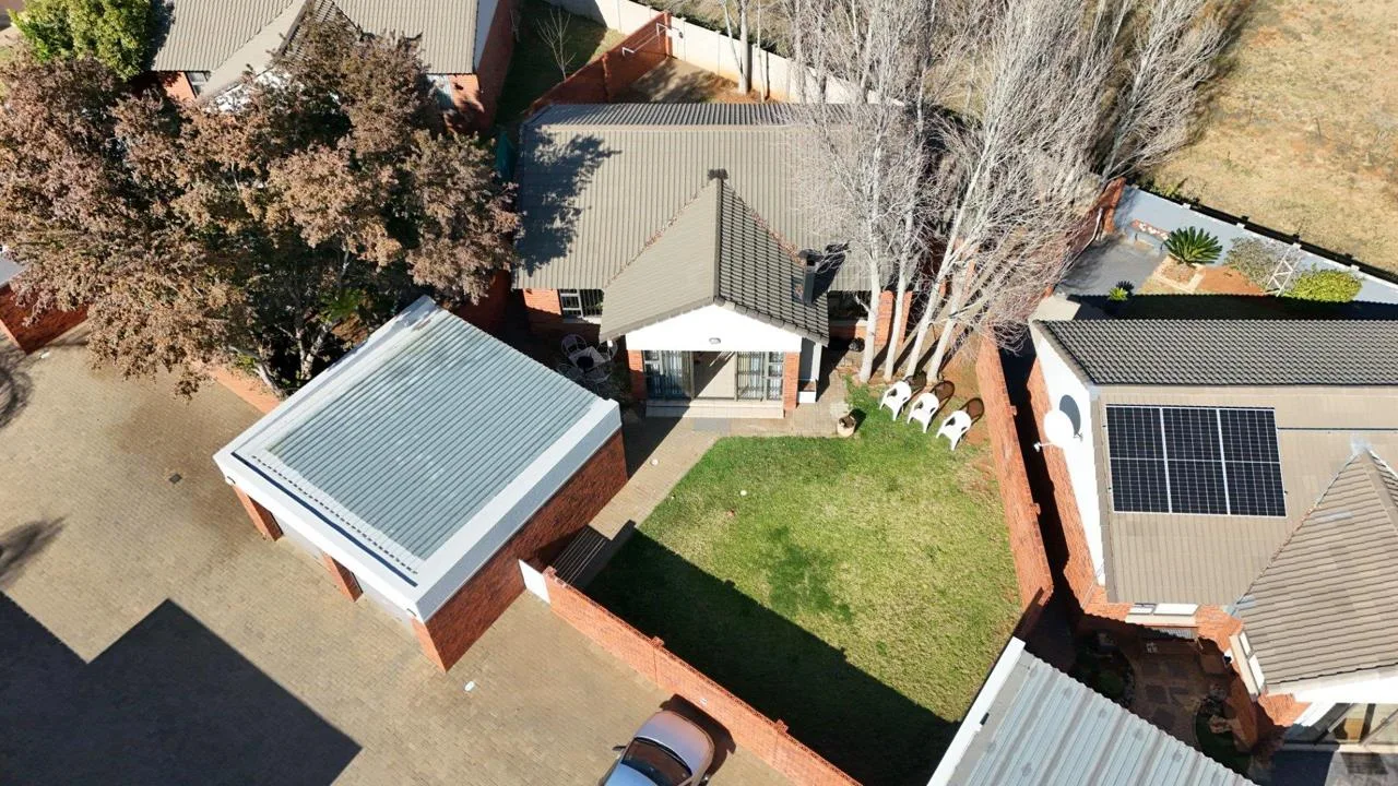 2 Bedroom Townhouse for sale in Spitskop SH