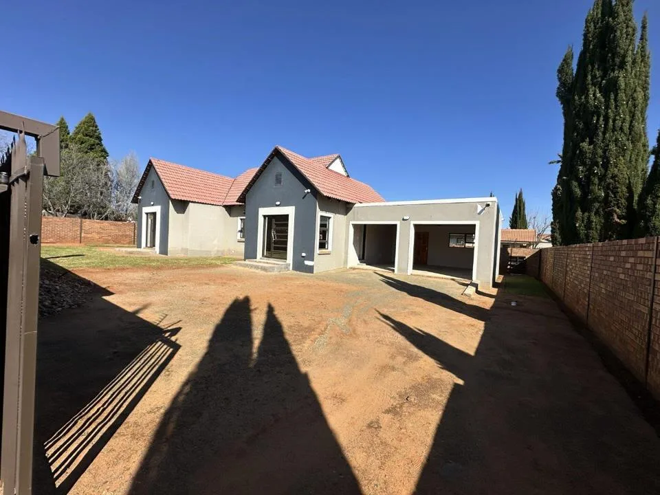3 Bedroom Apartment / flat for sale in Spitskop SH