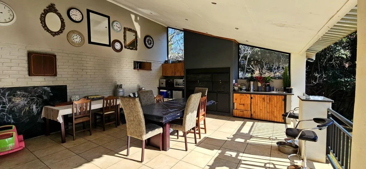 4 Bedroom House for sale in Dan Pienaar