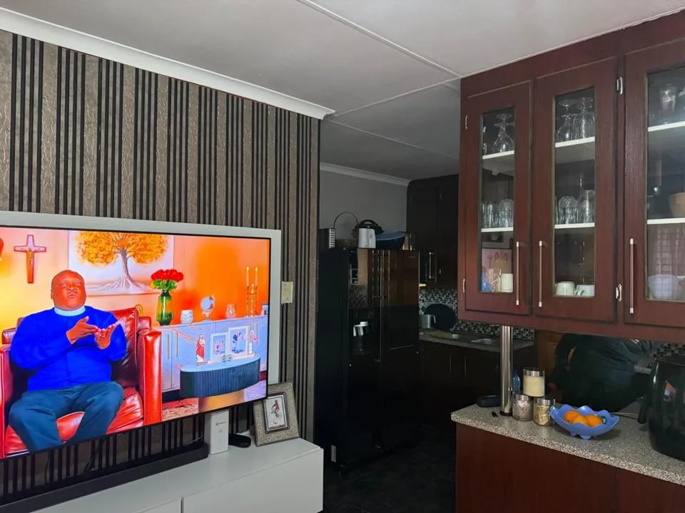House for sale in Hillside View