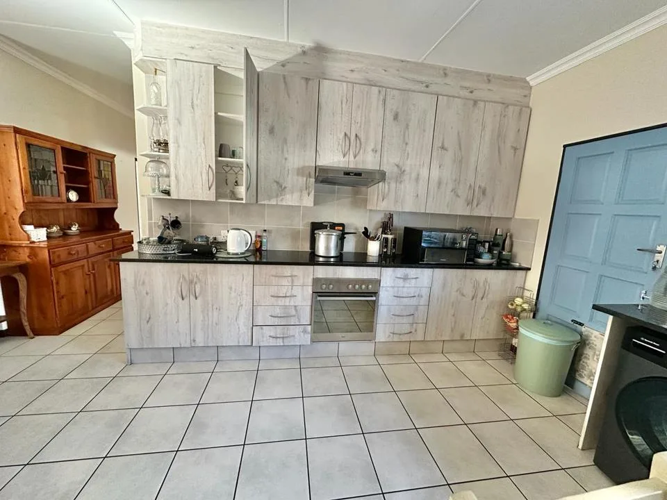 3 Bedroom House for sale in Van Der Hoff Park