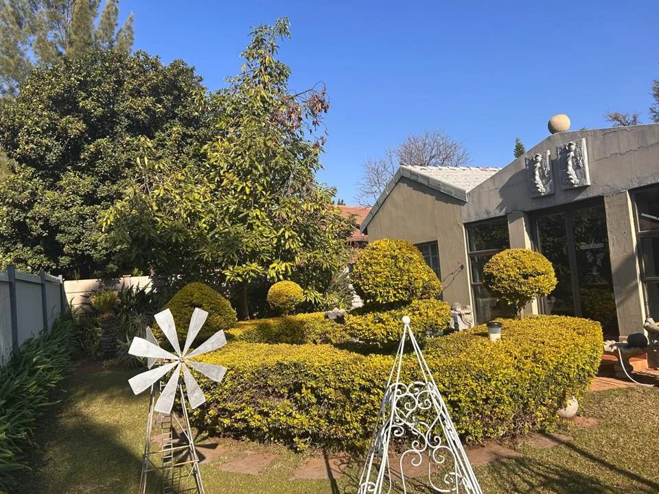 3 Bedroom House for sale in Flora Park
