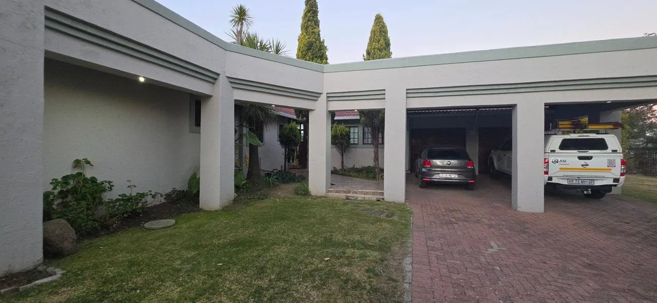 4 Bedroom House for sale in Secunda