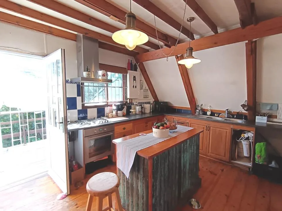 4 Bedroom House for sale in Amsterdamhoek