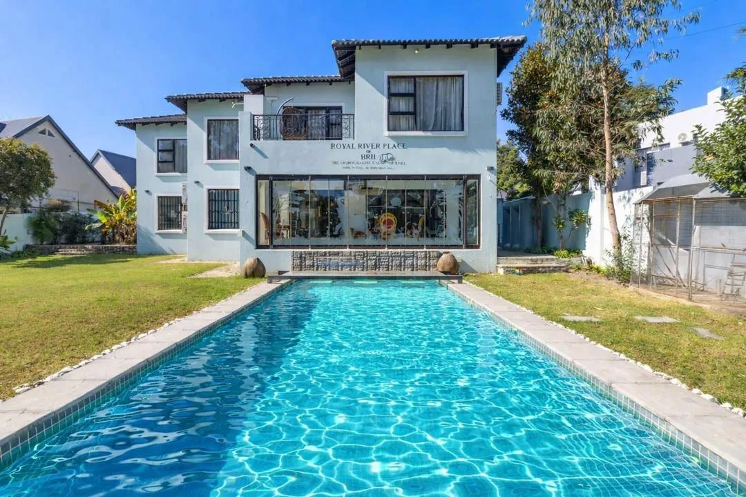 4 Bedroom House to rent in Bryanston
