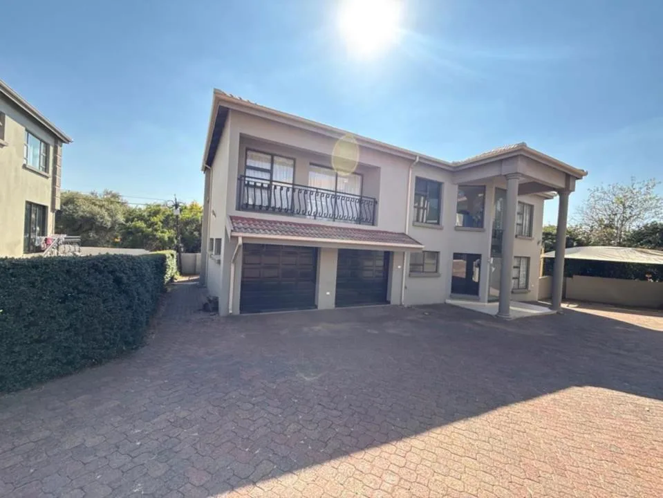 4 Bedroom House for sale in Ben Fleur