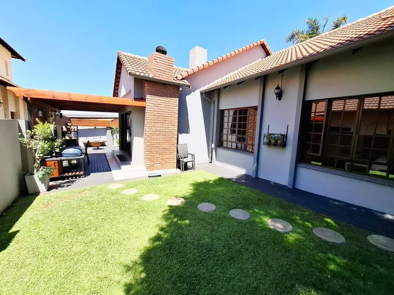 3 Bedroom House for sale in Aerorand