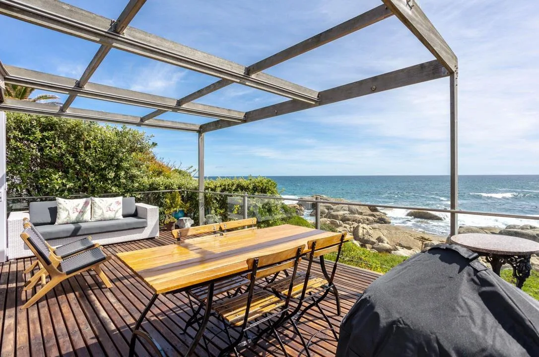 2 Bedroom House to rent in Camps Bay