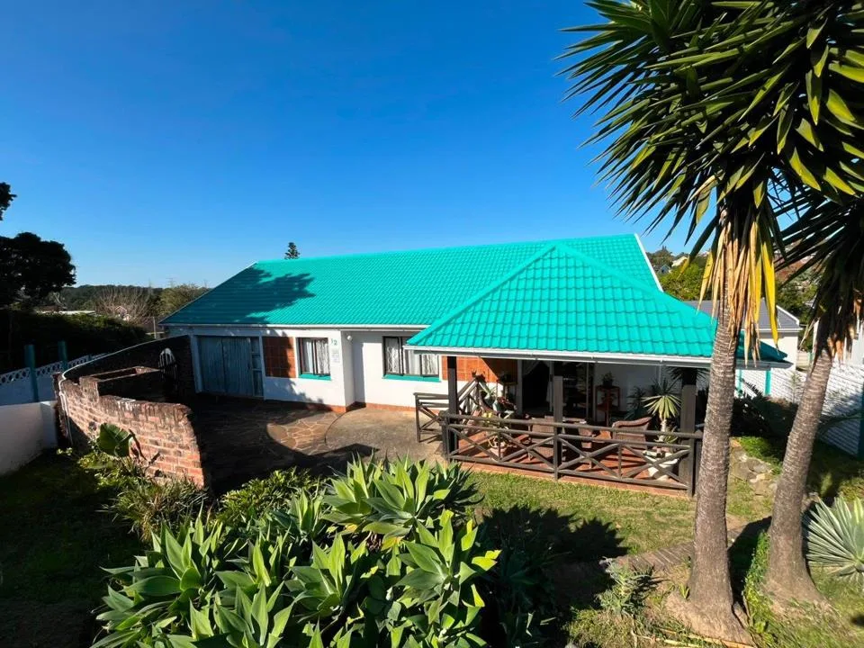 4 Bedroom House for sale in Amalinda North