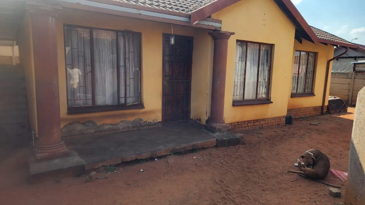 3 Bedroom House for sale in Tlhabane