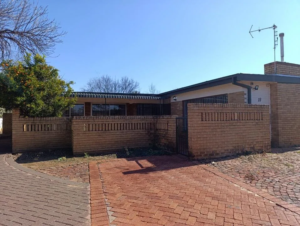 5 Bedroom House to rent in Universitas