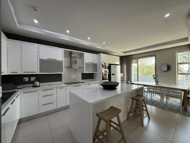 3 Bedroom Apartment / flat to rent in Morningside
