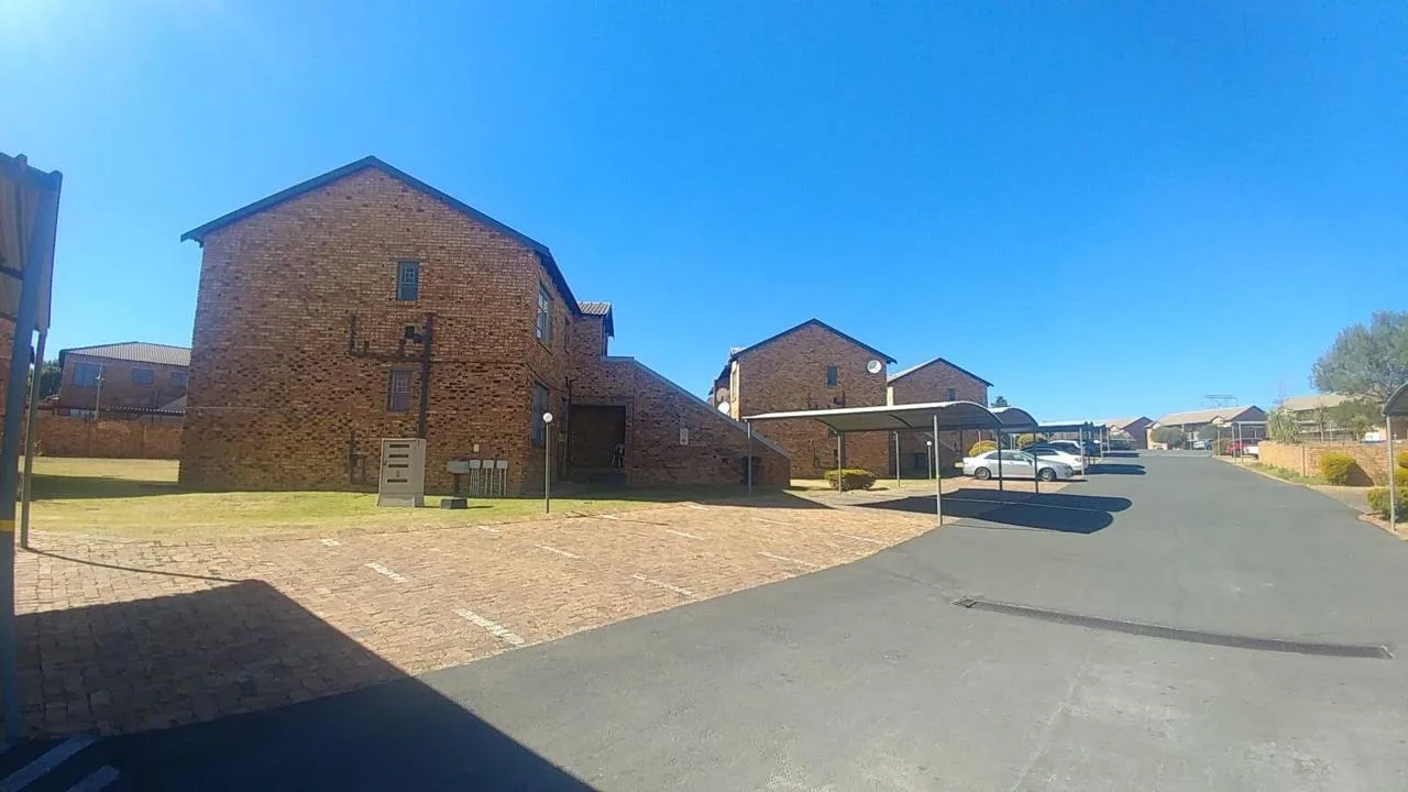 2 Bedroom Apartment / flat to rent in Arundo Estate