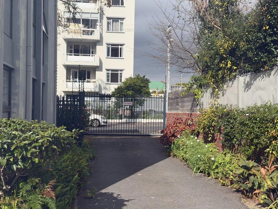 3 Bedroom Apartment / flat to rent in Claremont Upper