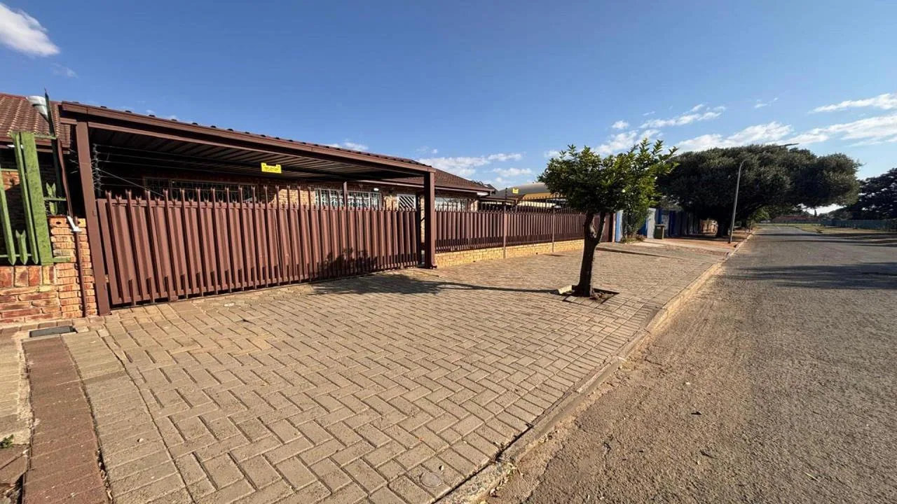 House for sale in New Park