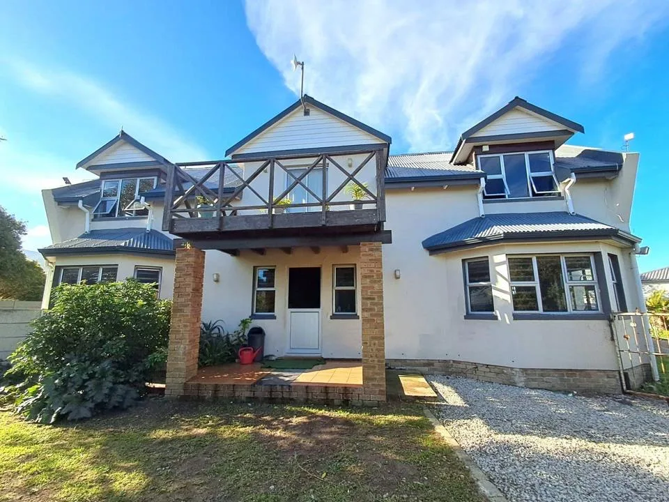 2 Bedroom House to rent in Sandbaai