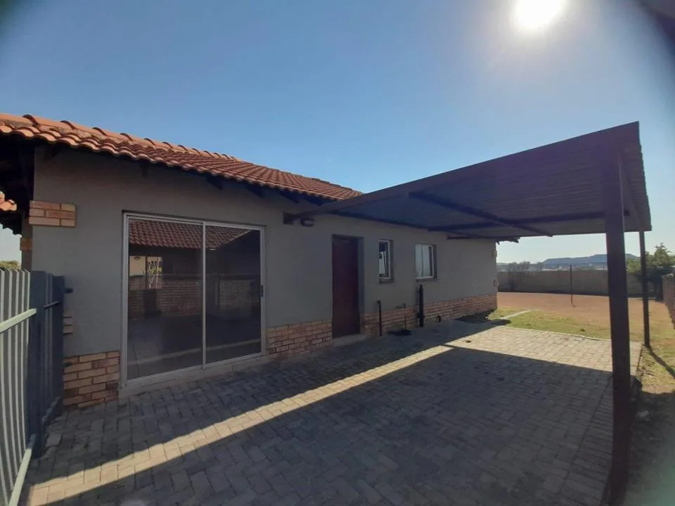 3 Bedroom House for sale in Waterkloof Hill Estate