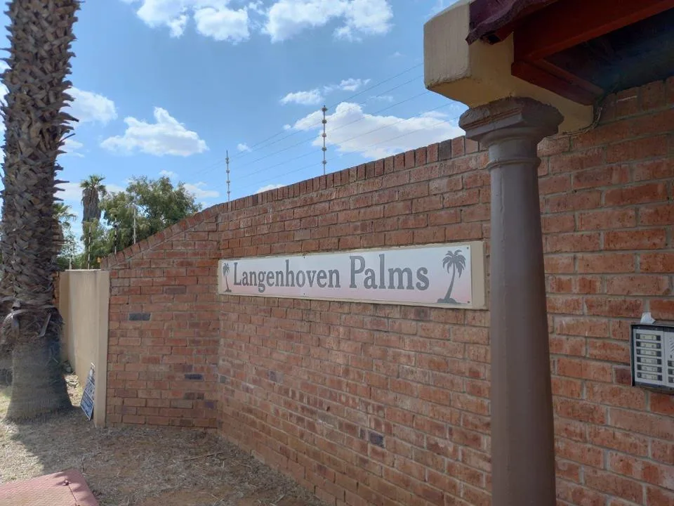2 Bedroom Apartment / flat to rent in Langenhovenpark