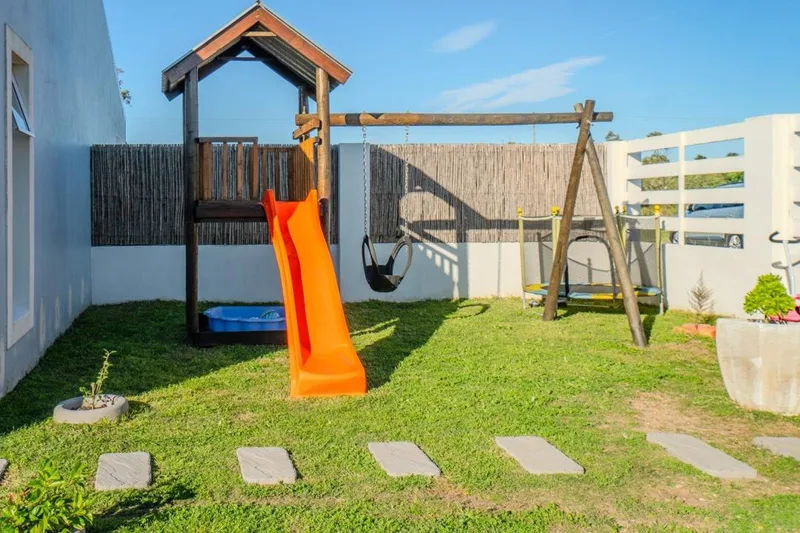 2 Bedroom House for sale in Parsonsvlei