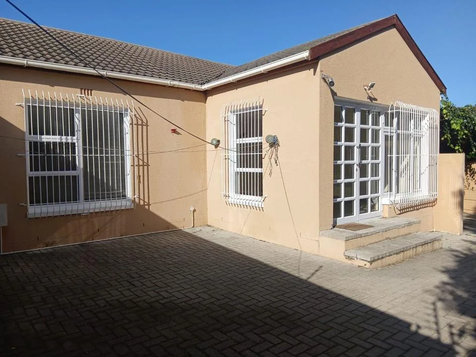 2 Bedroom House to rent in Diep River