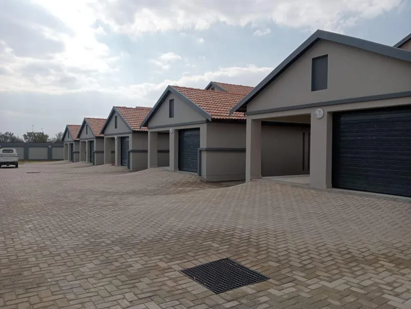 3 Bedroom Townhouse to rent in Doornpoort