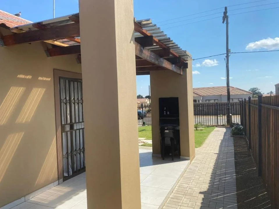 House for sale in Bloemspruit