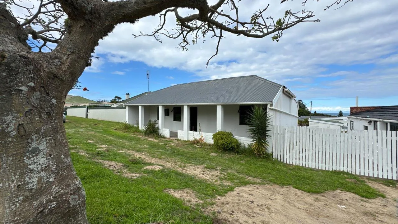 2 Bedroom House for sale in East Bank
