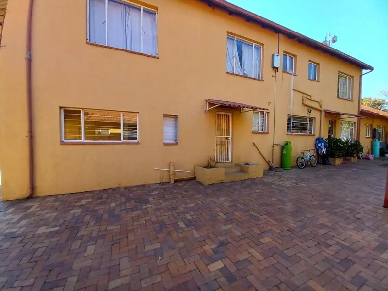 1 Bedroom House to rent in President Park