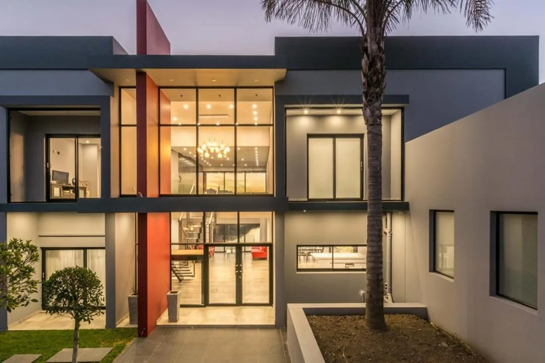 5 Bedroom House for sale in Beacon Bay